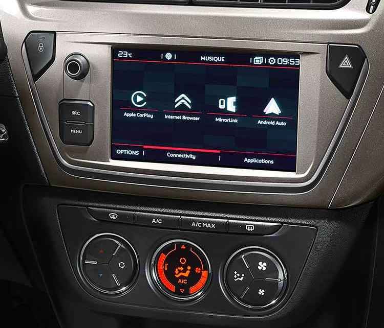 Сенсорний екран у салоні Citroën C-Elysée